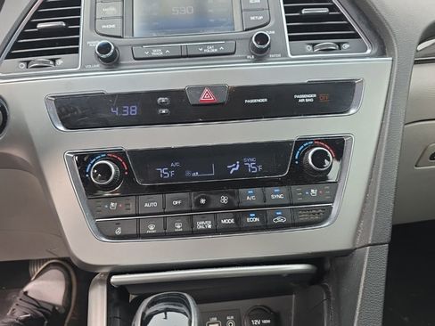 Used 2016 Hyundai Sonata Limited FWD image 17
