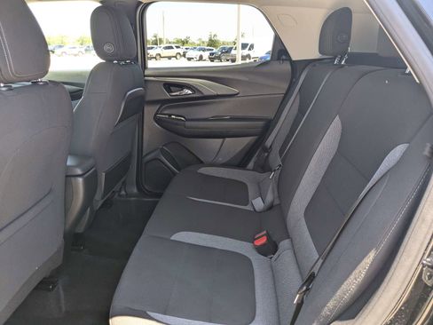 Used 2025 Chevrolet TrailBlazer LT AWD/4WD image 16