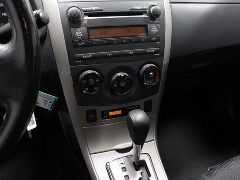 Used 2010 Toyota Corolla FWD image 29