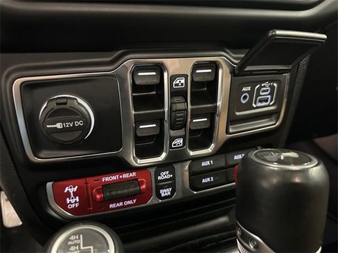 Used 2022 Jeep Wrangler Unlimited Rubicon w/ Trailer Tow Package image 35