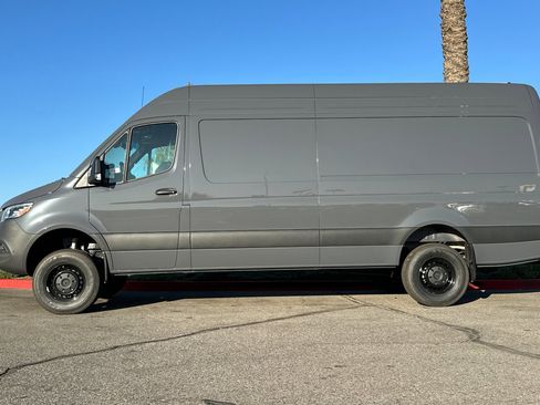 New 2025 Mercedes-Benz Sprinter 2500 image 3