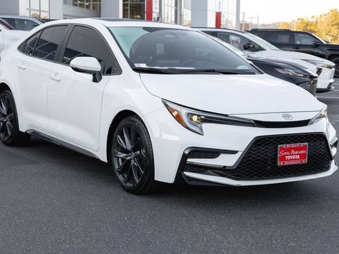Certified 2024 Toyota Corolla SE w/ SE Premium Package FWD image 3
