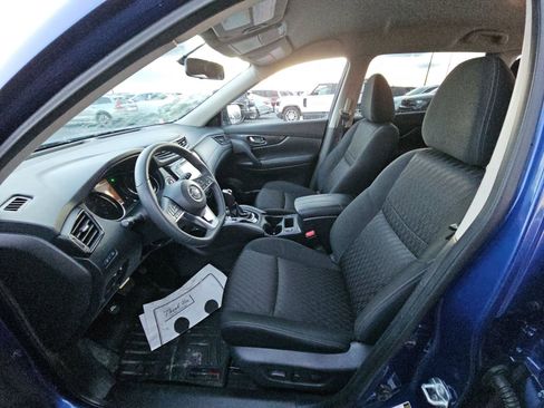 Used 2018 Nissan Rogue SV image 10