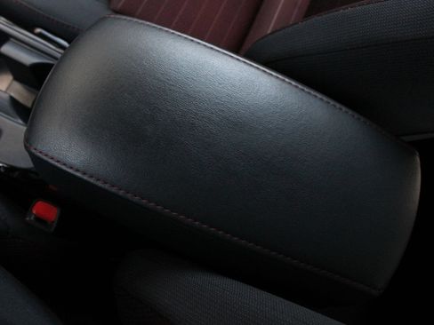 Used 2025 Toyota Corolla SE FWD image 40
