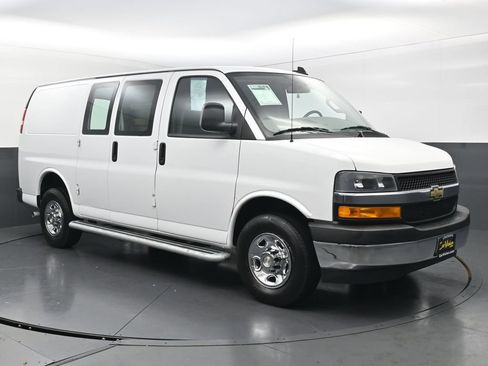 Used 2024 Chevrolet Express 2500 w/ Driver Convenience Package RWD image 3