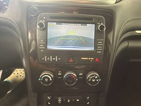 Used 2017 Chevrolet Traverse LT w/ Style and Technology Package AWD/4WD image 23
