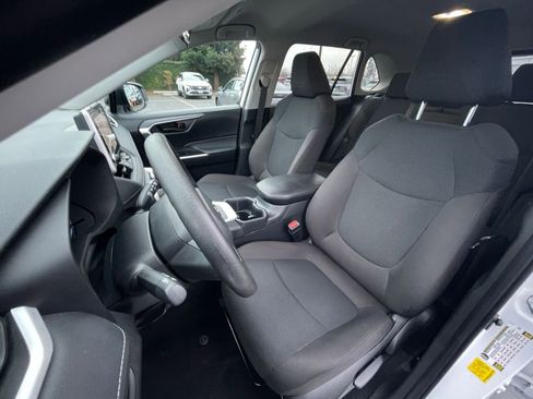 Used 2025 Toyota RAV4 LE image 31