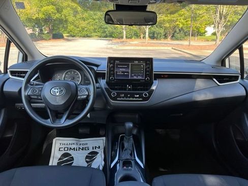 Used 2021 Toyota Corolla LE FWD image 24