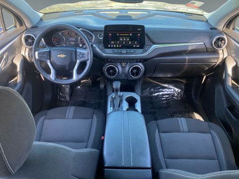 Used 2025 Chevrolet Blazer LT FWD image 10