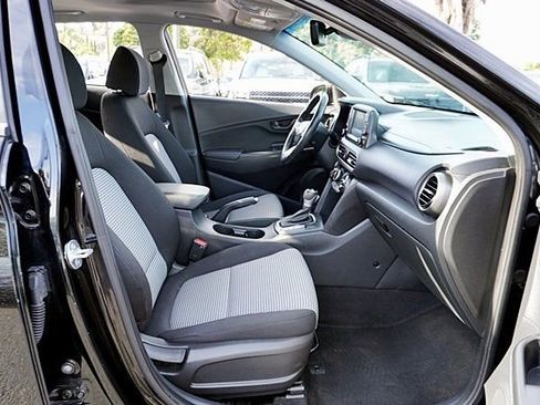 Used 2021 Hyundai Kona SEL Plus w/ Cargo Package FWD image 11