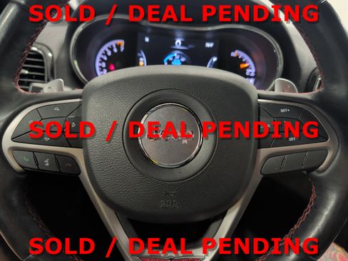 Used 2021 Jeep Grand Cherokee Trailhawk AWD/4WD image 9