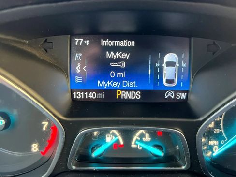 Used 2017 Ford Escape Titanium w/ Equipment Group 301A AWD/4WD image 18