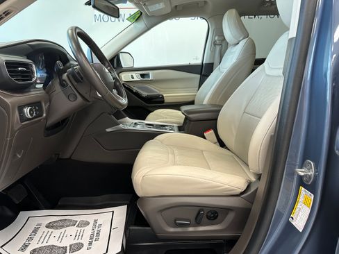 Used 2021 Ford Explorer Platinum w/ Equipment Group 601A AWD/4WD image 11