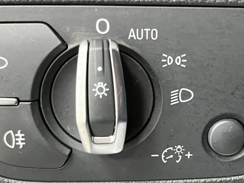 Used 2018 Audi Q5 2.0T Premium AWD/4WD image 32