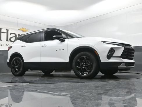 Used 2023 Chevrolet Blazer LT w/ Convenience Package AWD/4WD image 2