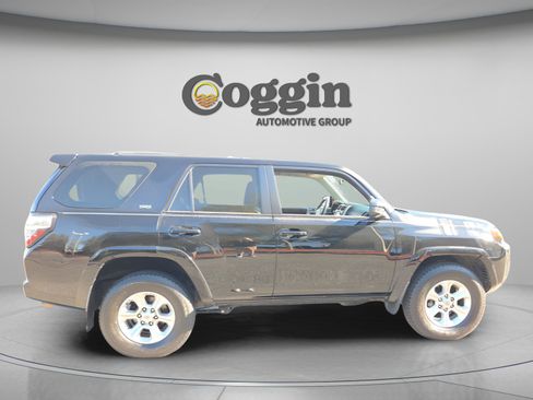 Used 2018 Toyota 4Runner SR5 image 7