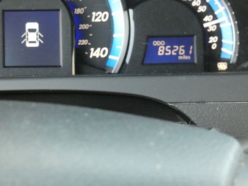 Used 2013 Toyota Camry LE image 66