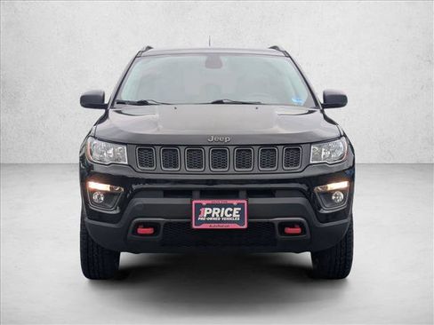 Used 2017 Jeep Compass Trailhawk w/ Leather Interior Group AWD/4WD image 2