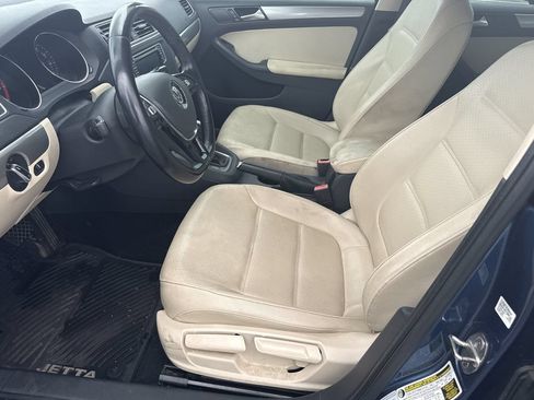 Used 2017 Volkswagen Jetta SE FWD image 12