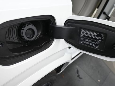 New 2026 Volvo XC90 B6 Ultra w/ Protection Package Premier image 18