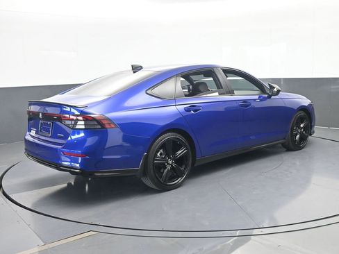 Used 2024 Honda Accord Sport image 6