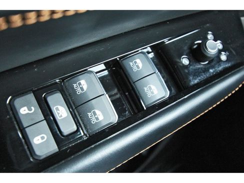 Used 2022 Jeep Grand Wagoneer Series III AWD/4WD image 21