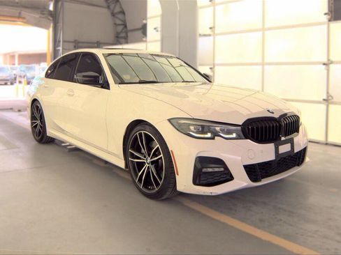 Used 2022 BMW 330i Sedan w/ M Sport Package RWD image 1