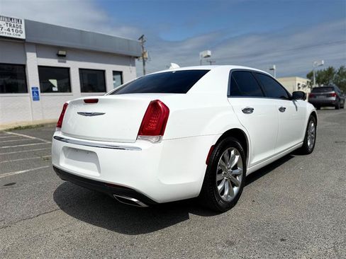 Used 2019 Chrysler 300 Limited AWD/4WD image 6