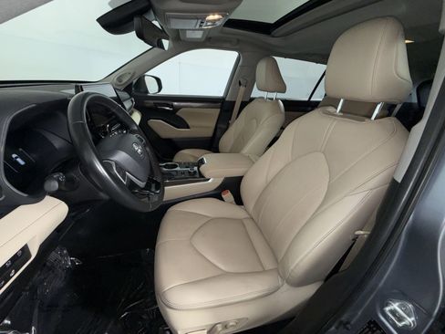 Used 2023 Toyota Highlander Limited AWD/4WD image 13