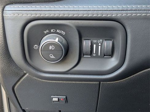 Used 2022 RAM 2500 Limited w/ Safety Group image 14