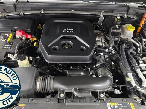 Used 2023 Jeep Wrangler Unlimited Sahara w/ Cold Weather Group AWD/4WD image 37