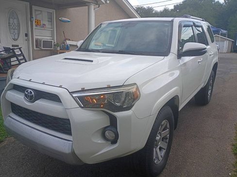 Used 2015 Toyota 4Runner Trail Premium AWD/4WD image 2