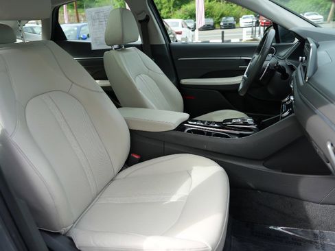 Used 2023 Hyundai Sonata Limited w/ Preferred Accessory Package FWD image 22
