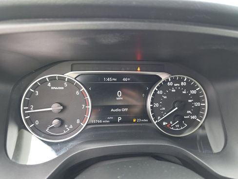 Used 2024 Nissan Rogue SV image 2