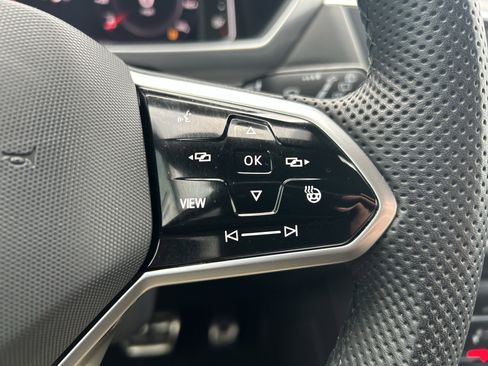 Certified 2024 Volkswagen Tiguan SEL R-Line image 18