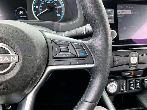 Certified 2025 Nissan Leaf SV Plus FWD image 11