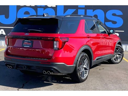 Used 2025 Ford Explorer ST AWD/4WD image 15