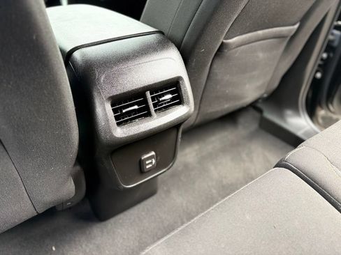 Used 2021 Chevrolet Equinox LT FWD image 26