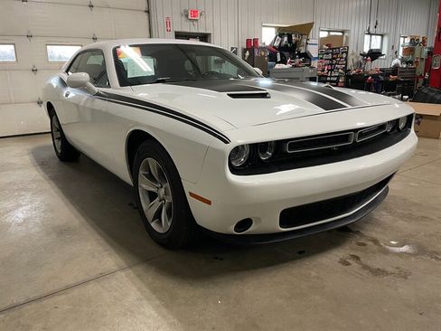 Used 2020 Dodge Challenger SXT image 4