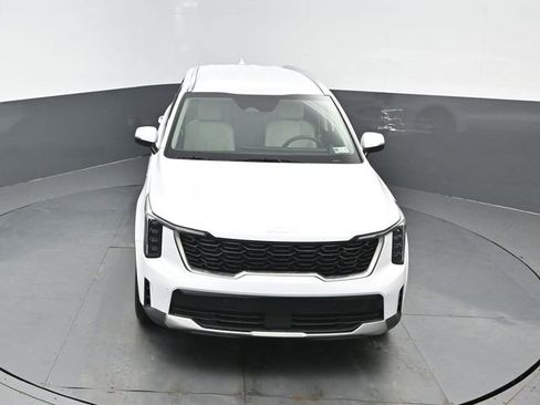 Used 2025 Kia Sorento S image 18