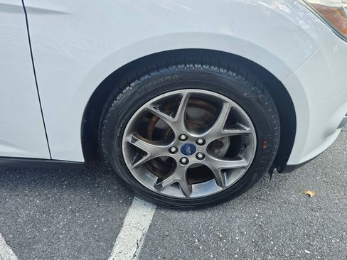 Used 2014 Ford Focus SE w/ Equipment Group 201A FWD image 13