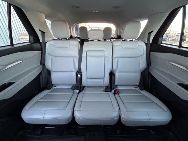 Used 2025 Ford Explorer Active w/ Active Comfort Package AWD/4WD image 37