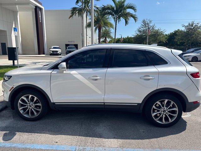 Used 2019 Lincoln MKC Select w/ Select Plus Package FWD image 3
