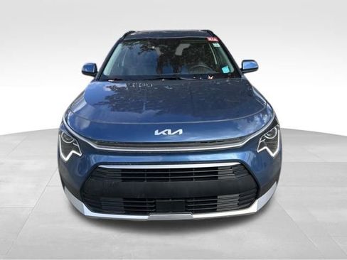 Used 2024 Kia Niro EX image 2