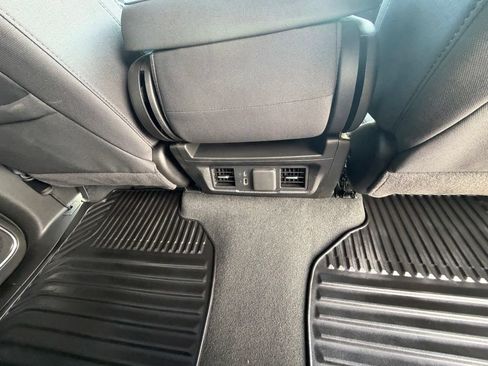 Used 2025 GMC Sierra 1500 Elevation AWD/4WD image 39