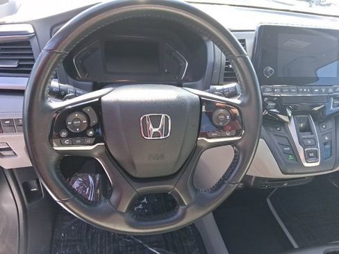 Used 2018 Honda Odyssey EX-L image 18