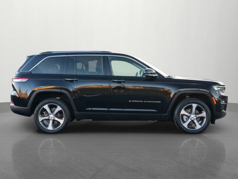 Used 2023 Jeep Grand Cherokee Limited w/ Trailer Tow Prep Group (B) image 8