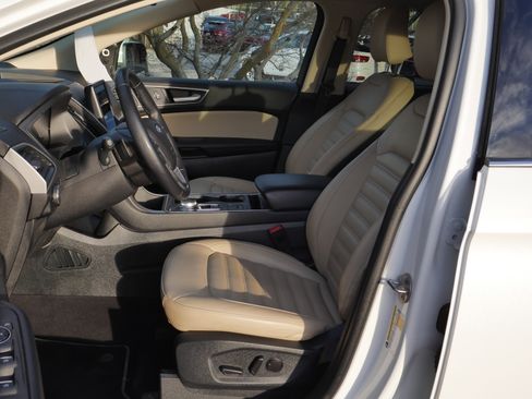 Certified 2024 Ford Edge SEL w/ Convenience Package image 3