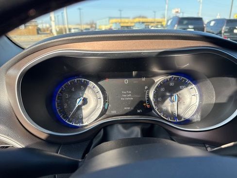 Used 2017 Chrysler Pacifica Touring-L Plus w/ Advanced Safetytec Group image 26