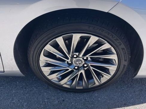 Used 2025 Lexus ES 300h w/ Technology Package image 7